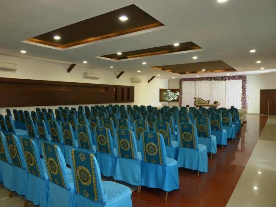 บันยัน พาราไดซ์ รีสอร์ต Hotel วาโดดารา ภายนอก รูปภาพ