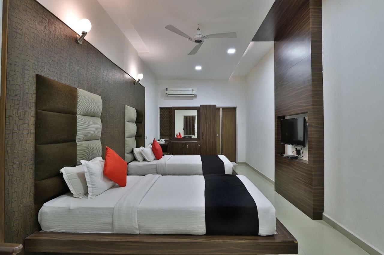 บันยัน พาราไดซ์ รีสอร์ต Hotel วาโดดารา ภายนอก รูปภาพ