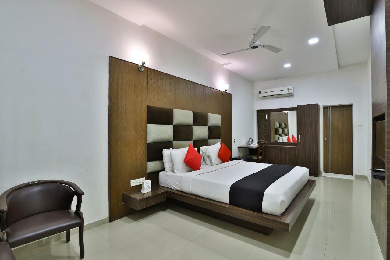 บันยัน พาราไดซ์ รีสอร์ต Hotel วาโดดารา ภายนอก รูปภาพ